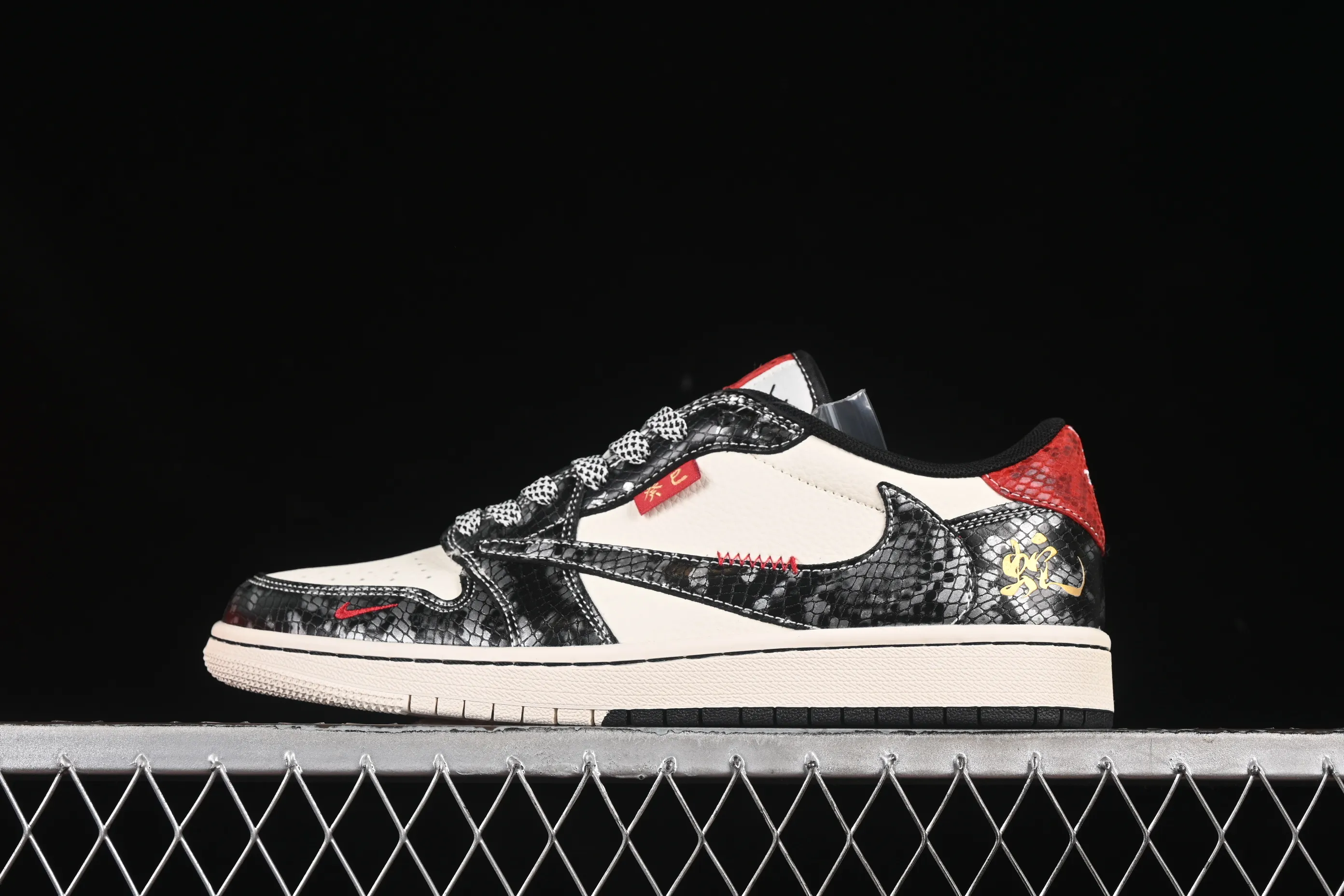 All categories Air Jordan Jordan series basketball shoes Air Jordan 1 Low high-end customized low-top sneakers Travis Scott x Fragment Design x Air Jordan 1 Low OG SP AJ1 Year of the Snake limited edition bright black low-top cultural casual sneakers YX5066-307